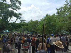 Duduk Perkara Bentrokan Warga di Nabire gegara Suami Tewas Ditikam Istri Duduk Perkara Bentrokan Warga di Nabire gegara Suami Tewas Ditikam Istri