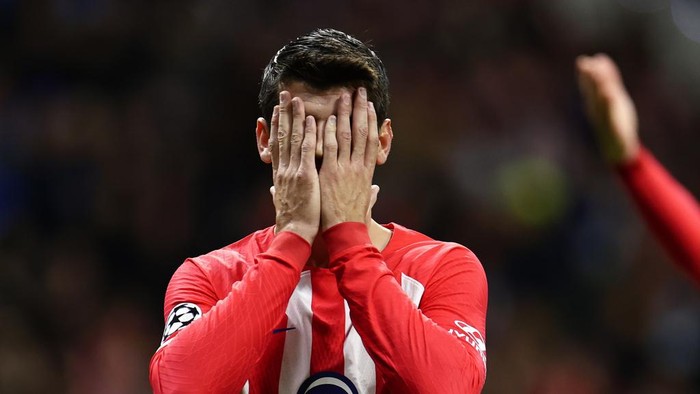Alvaro Morata Atletico Madrids Alvaro Morata reacts after missing as shot on goal during a Group E Champions League soccer match between Atletico Madrid and Lazio at the Metropolitano stadium in Madrid, Spain, Wednesday, Dec. 13, 2023. (AP Photo/Pablo Garcia)