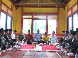 Mudik ke Sijunjung, Andre Rosiade Bantu Pembangunan Sekolah-Musala