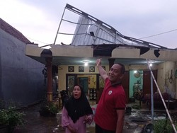 Angin Kencang Rusak Sedikitnya 67 Rumah di 3 Kecamatan Sidoarjo