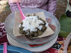 Mencicipi Brayo, Cemilan Unik dari Buah Mangrove Khas Warga Pesisir Demak