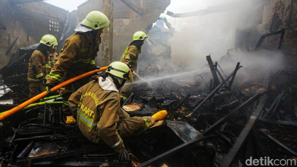 Foto Terkini Kebakaran di Saharjo, Api Berhasil Dipadamkan