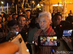 Ganjar Cerita Kedekatan dengan Paku Alam X Saat Hadiri Pahargyan Dhaup Ageng Ganjar Cerita Kedekatan dengan Paku Alam X Saat Hadiri Pahargyan Dhaup Ageng