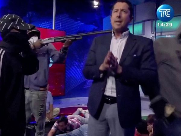 Horor, Gangster Ekuador Todong Senjata ke Presenter TV Saat Siaran Langsung