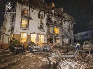 Serangan Rudal Rusia Hantam Hotel di Ukraina, 11 Orang Luka-luka Serangan Rudal Rusia Hantam Hotel di Ukraina, 11 Orang Luka-luka