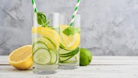 5 Bahan Simpel Ini Bisa Bikin Rasa Air Putih Lebih Enak