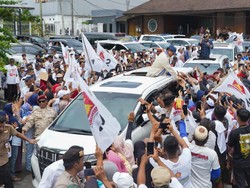 Perdana ke Lampung, Prabowo Subianto Disambut Ratusan Pendukungnya
