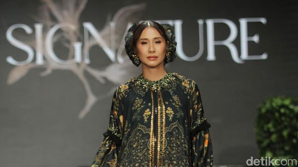 10 Inspirasi Busana Muslim Denim Hingga Floral dari Nawasana