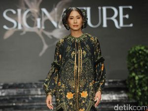 10 Inspirasi Busana Muslim Denim Hingga Floral dari Nawasana