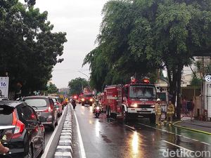 Imbas Kebakaran di Saharjo, Lalin ke Manggarai Dialihkan