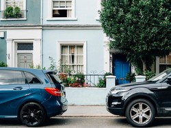 Bikin Garasi Dulu, Baru Beli Mobil! Ini Aturan Tak Boleh Parkir di Jalan