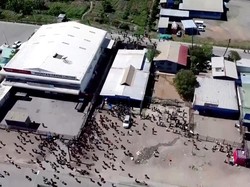 Video Kerusuhan di Papua Nugini, Massa Jarah Pertokoan di Pusat Kota