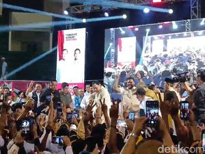 Beragam Reaksi Prabowo soal Kinerjanya Dinilai 11 dari 100 oleh Anies Beragam Reaksi Prabowo soal Kinerjanya Dinilai 11 dari 100 oleh Anies