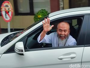 Syekh Puji Polisikan Eko Kuntadhi soal Pencemaran Nama Baik, Kini Dimediasi Syekh Puji Polisikan Eko Kuntadhi soal Pencemaran Nama Baik, Kini Dimediasi