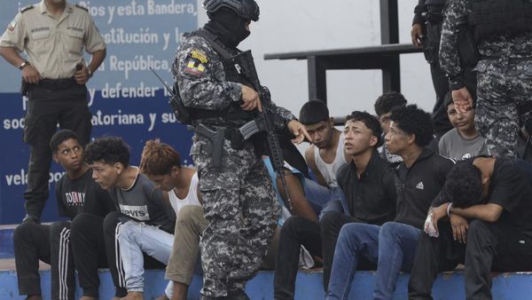 Tampang Gangster yang Berani Bajak Stasiun TV di Ekuador