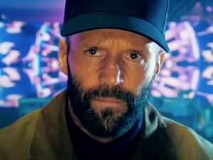 Menanti Kerjasama Timo Tjahjanto dan Jason Statham di Beekeper 2