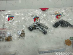 Polisi Amankan 3 Pistol dari Penembak Relawan Prabowo