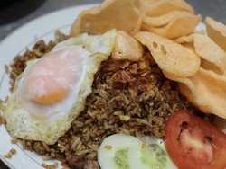 5 Nasi Goreng Kaki Lima yang Kelezatannya Bertahan Puluhan Tahun