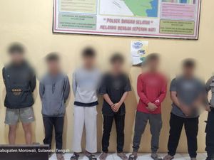 Karyawan Tambang di Morowali Dikeroyok gegara Acungkan Badik Saat Pesta Miras Karyawan Tambang di Morowali Dikeroyok gegara Acungkan Badik Saat Pesta Miras