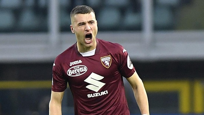 Soccer Football - Serie A - Torino v Napoli - Stadio Olimpico Grande Torino, Turin, Italy - January 7, 2024 Torinos Alessandro Buongiorno celebrates scoring their third goal REUTERS/Massimo Pinca