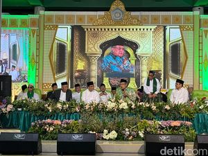 Anies-Cak Imin Hingga Said Aqil Hadiri Haul KH Bisri Syansuri di Jombang Anies-Cak Imin Hingga Said Aqil Hadiri Haul KH Bisri Syansuri di Jombang