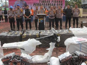 Polisi Bongkar Penyelundupan Barang Ilegal di Bengkalis, Mesin Moge Ikut Disita