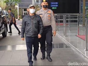 Bupati Labuhanbatu Tiba di KPK Setelah Terjaring OTT Bupati Labuhanbatu Tiba di KPK Setelah Terjaring OTT