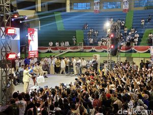 Prabowo Tanggapi Santai Tudingan Miring Emosional Saat Debat Capres