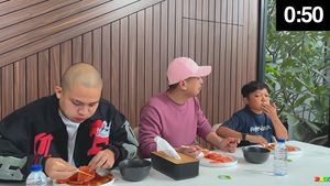 Siu! Cellos Tantang Selebriti Makan Makanan yang Pedasnya Ekstrem