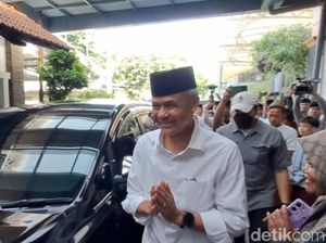 Ganjar Ziarah Makam 3 Pendiri NU di Jombang Ganjar Ziarah Makam 3 Pendiri NU di Jombang