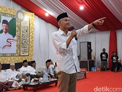 Ganjar Ngaku Tak Janjian dengan Cak Imin Ziarah ke Makam Bisri Syansuri