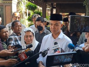 Ganjar Sebut Masih Kejar-kejaran Survei dengan 01 dan 02 Ganjar Sebut Masih Kejar-kejaran Survei dengan 01 dan 02