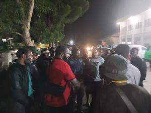 ODGJ di Jayawijaya Ngamuk Serang 2 Warga Pakai Parang hingga Tangan Putus ODGJ di Jayawijaya Ngamuk Serang 2 Warga Pakai Parang hingga Tangan Putus