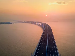 India Resmikan Jembatan Terpanjang di Atas Laut & Tahan Gempa