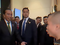 Momen Jokowi Diajak Selebrasi Siuuu ala Cristiano Ronaldo