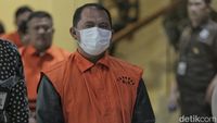 KPK Tahan Bupati Labuhanbatu Erik Adtrada