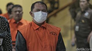 KPK Tahan Bupati Labuhanbatu Erik Adtrada