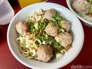 Mantap! Bakso Legendaris Ini Sehari Bisa Habiskan 50 Kg Bakso Mantap! Bakso Legendaris Ini Sehari Bisa Habiskan 50 Kg Bakso