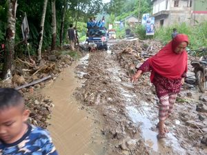 Longsor di Empat Lawang, Jalan Tebing Tinggi-Talang Padang Lumpuh