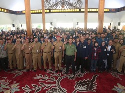 Mahasiswa Unair Terjun dalam Program Pengentasan Kemiskinan Banyuwangi