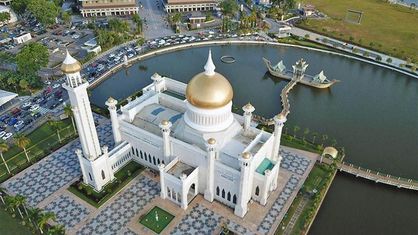 Masjid Sultan Omar Ali Saifuddien/Brunei Tourism Masjid Sultan Omar Ali Saifuddien/Brunei Tourism
