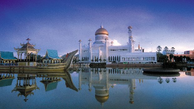 Masjid Sultan Omar Ali Saifuddien/Brunei Tourism Masjid Sultan Omar Ali Saifuddien/Brunei Tourism