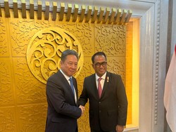 Menhub Ungkap China Mau Bangun Kereta Canggih di IKN