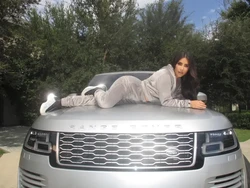 Mobil Bekas Kecelakaan Milik Kim Kardashian Dijual Rp 1,4 M: Ringsek-Airbag Ngembang