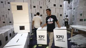 Pemilu Makin Dekat, Intip Kesibukan di Gudang Logistik KPU Kota Tangsel