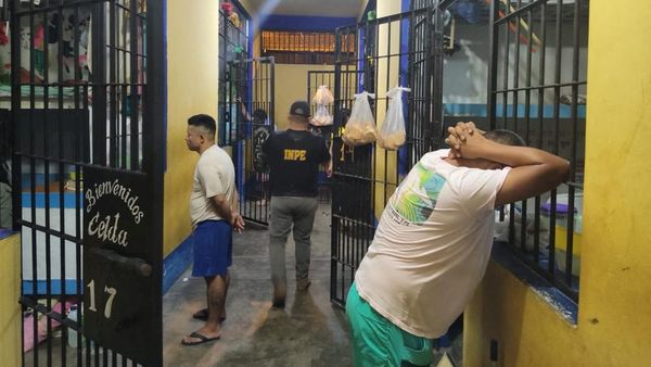 Peru Sidak Penjara Imbas Geng Narkoba Bikin Onar di Ekuador Peru Sidak Penjara Imbas Geng Narkoba Bikin Onar di Ekuador