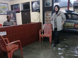 Polsek Ujung Tanah Makassar Terendam Banjir, Pelayanan Tetap Normal