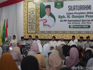 Semringah Ganjar dapat Dukungan Kiai Kampung dan Warga Nahdiyin Semringah Ganjar dapat Dukungan Kiai Kampung dan Warga Nahdiyin