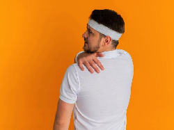 Bahu Terasa Nyeri Setelah Aktif Berolahraga, Harus Apa Ya?