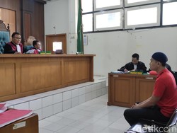 Oknum Polisi yang Tipu Rekan Seprofesinya Dituntut 2,5 Tahun Penjara